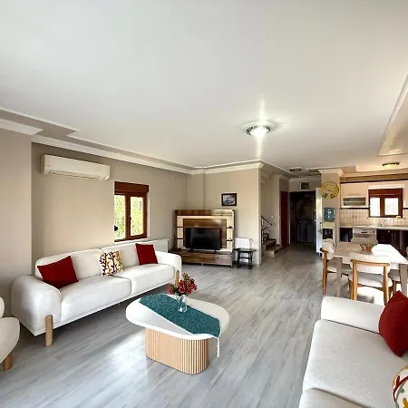 Вілла Family Duplex With Garden 150m To Айвалик