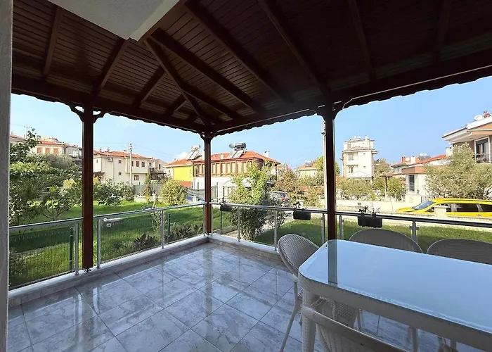 Вілла Family Duplex With Garden 150m To Айвалик