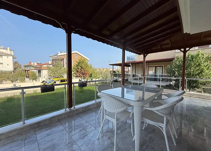 Family Duplex With Garden 150m To