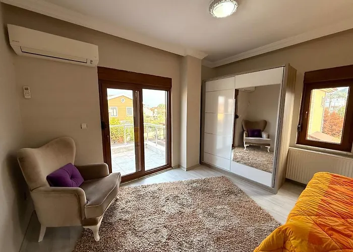 Family Duplex With Garden 150m To Вілла *