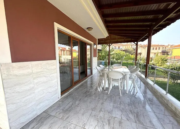 Family Duplex With Garden 150m To Вілла *