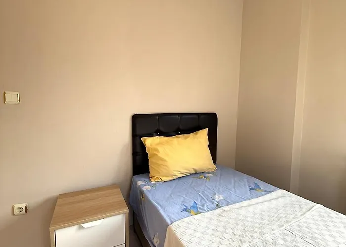 Family Duplex With Garden 150m To *