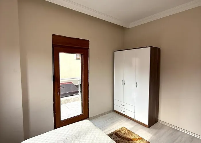 Family Duplex With Garden 150m To