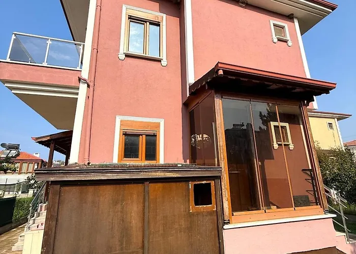 Family Duplex With Garden 150m To *