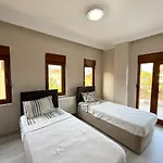 Villa Family Duplex With Garden 150m To Ayvalik