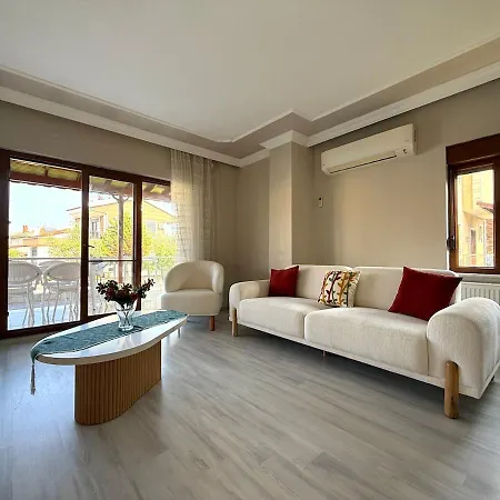 Family Duplex With Garden 150m To * Ayvalik
